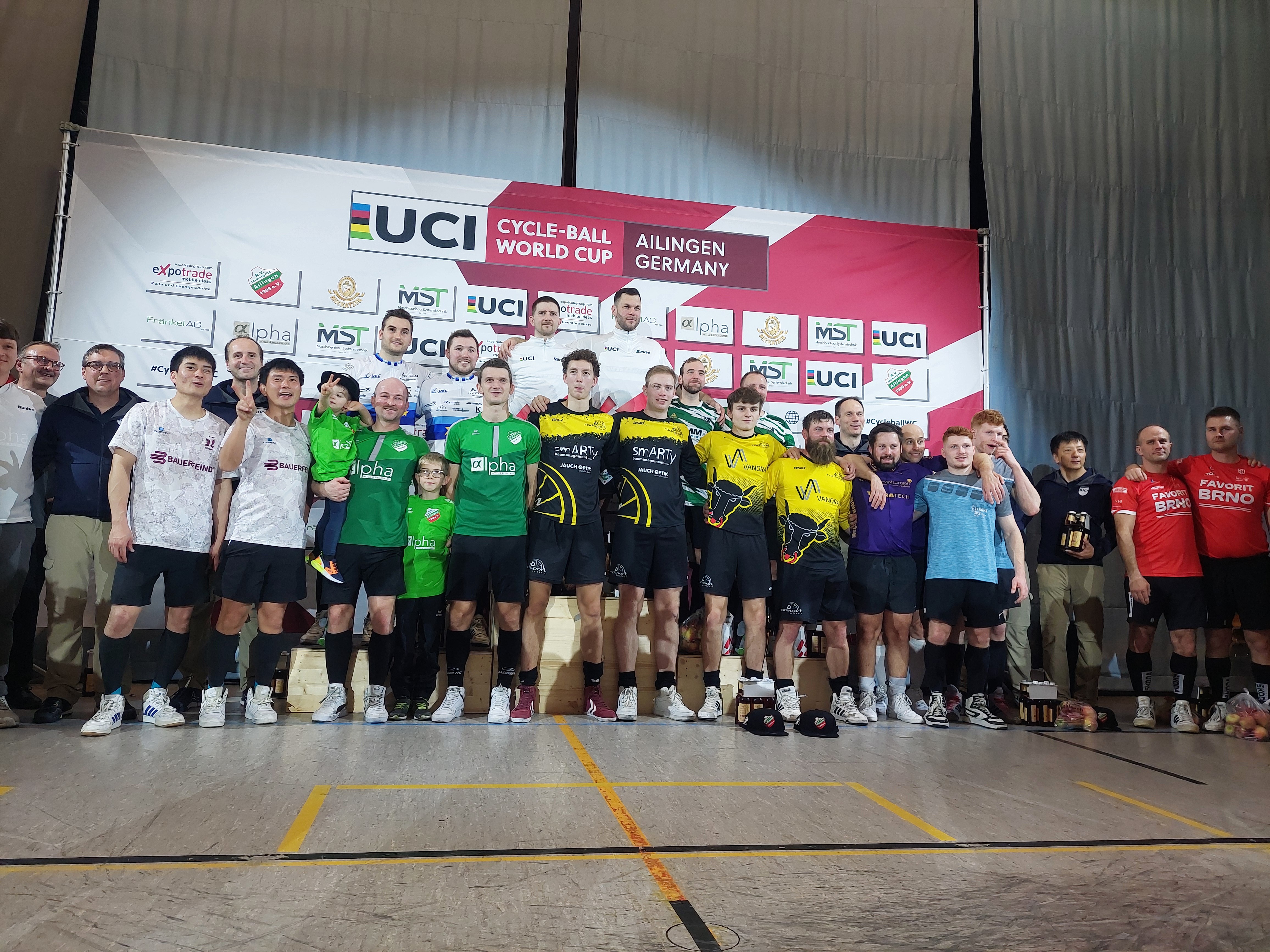 Radball Weltcup-Finale in Ailingen (D) - Swiss Indoor- & Unicycling